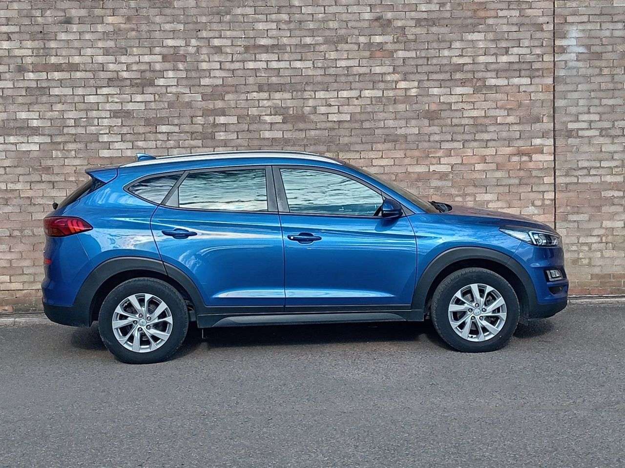A 2020 HYUNDAI TUCSON 1.6 GDi SE Nav SUV 5dr Petrol Manual Euro 6 (s/s) (132 ps) A 2020 HYUNDAI TUCSON 1.6 GDi SE Nav SUV 5dr Petrol Manual Euro 6 (s/s) (132 ps)