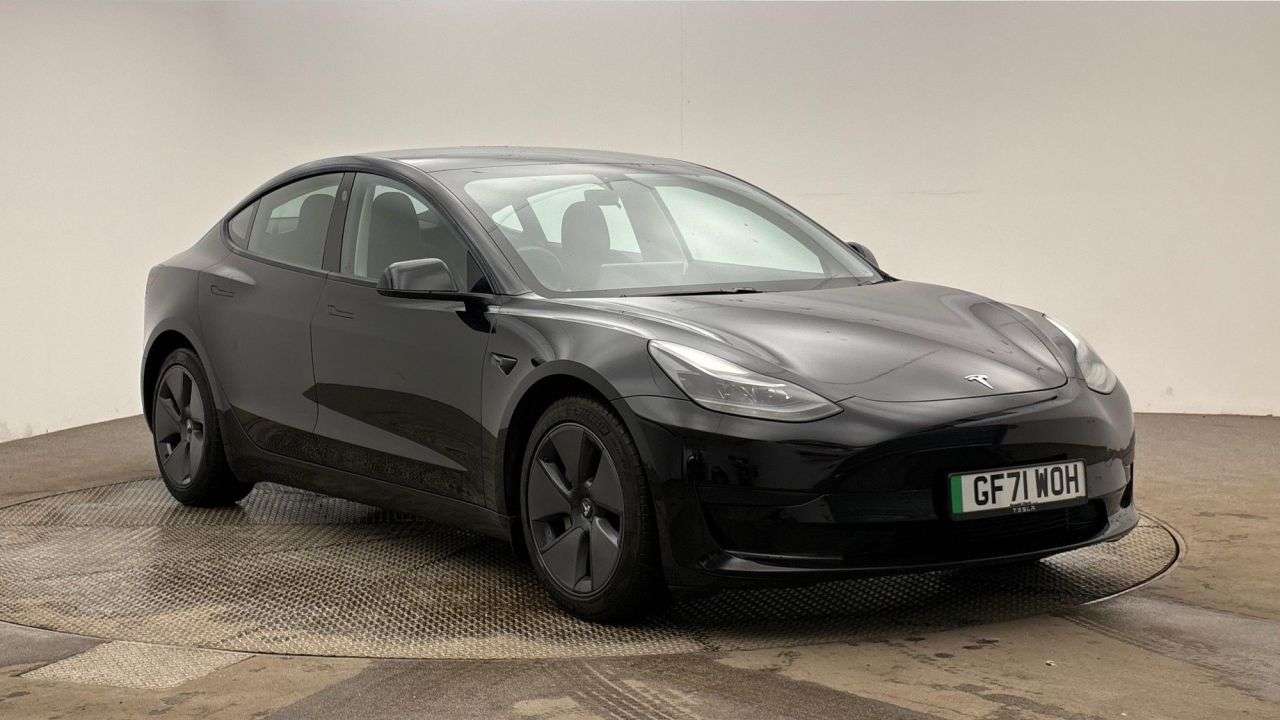 A 2021 TESLA MODEL 3 Standard Range Plus Saloon 4dr Electric Auto RWD (241 bhp) A 2021 TESLA MODEL 3 Standard Range Plus Saloon 4dr Electric Auto RWD (241 bhp)