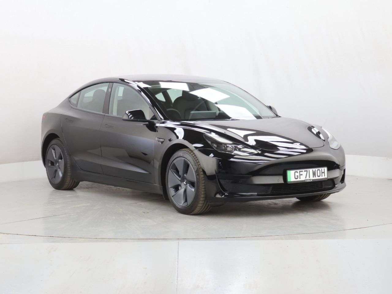 A 2021 TESLA MODEL 3 Standard Range Plus Saloon 4dr Electric Auto RWD (241 bhp) A 2021 TESLA MODEL 3 Standard Range Plus Saloon 4dr Electric Auto RWD (241 bhp)