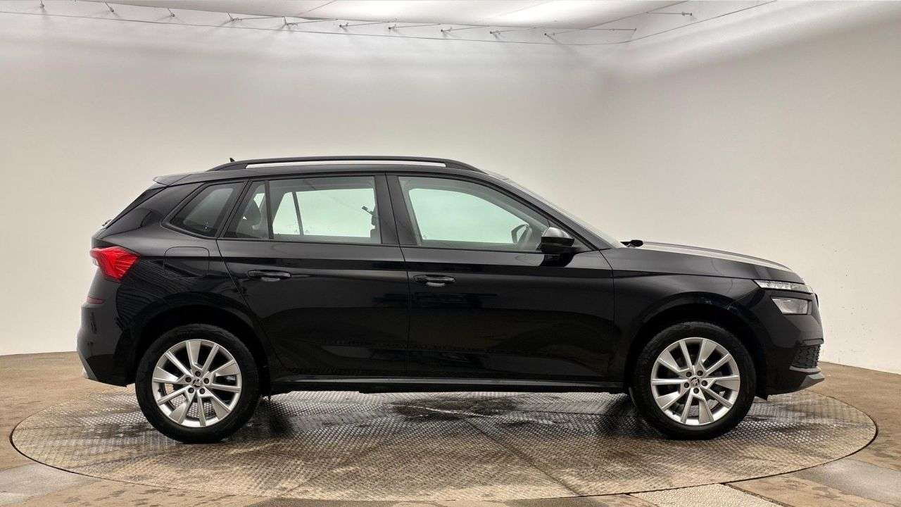 A 2024 SKODA KAMIQ 1.0 TSI SE SUV 5dr Petrol DSG Euro 6 (s/s) (110 ps) A 2024 SKODA KAMIQ 1.0 TSI SE SUV 5dr Petrol DSG Euro 6 (s/s) (110 ps)