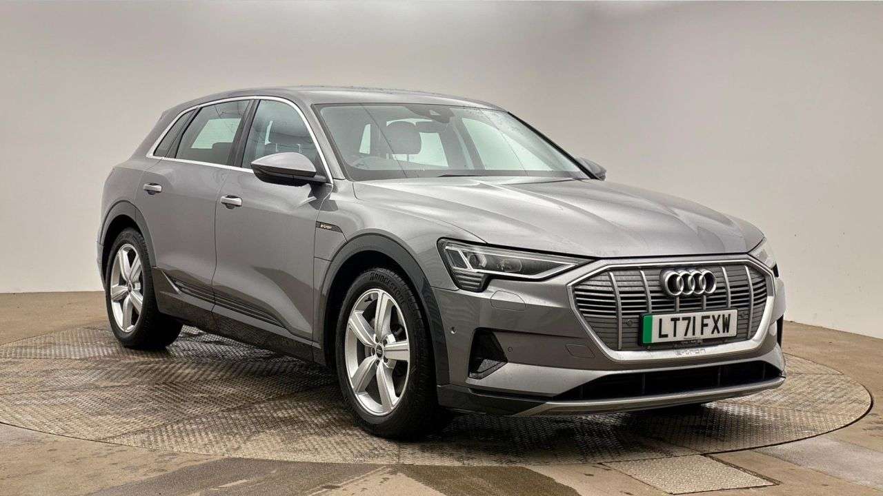 A 2021 AUDI E-TRON 50 Technik SUV 5dr Electric Auto quattro 71.2kWh (11kW Charger) (313 ps) A 2021 AUDI E-TRON 50 Technik SUV 5dr Electric Auto quattro 71.2kWh (11kW Charger) (313 ps)