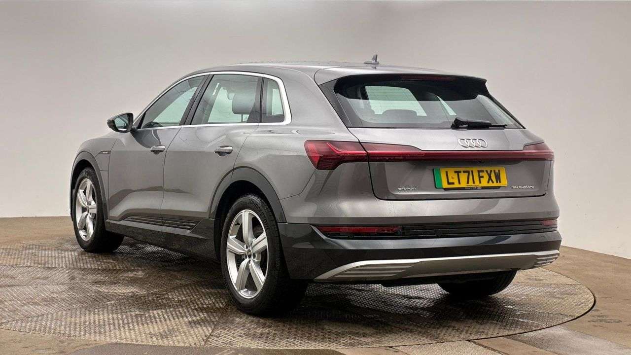 A 2021 AUDI E-TRON 50 Technik SUV 5dr Electric Auto quattro 71.2kWh (11kW Charger) (313 ps) A 2021 AUDI E-TRON 50 Technik SUV 5dr Electric Auto quattro 71.2kWh (11kW Charger) (313 ps)