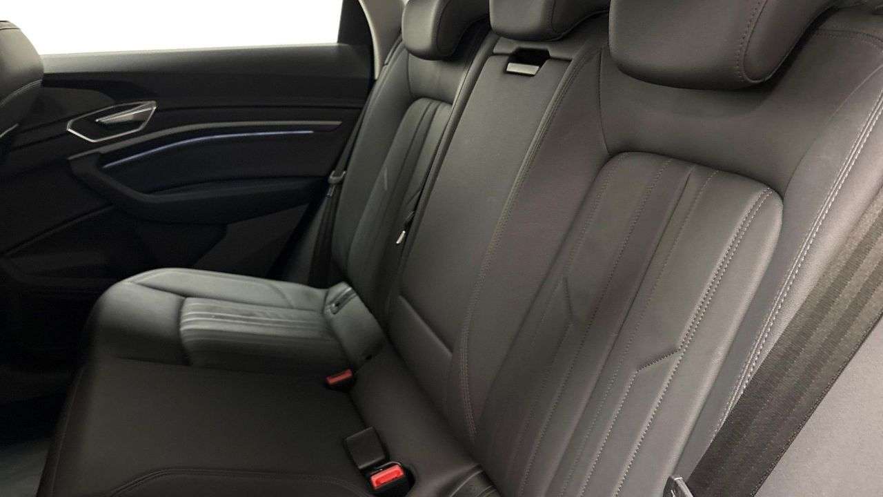2021 AUDI E-TRON 2021 AUDI E-TRON