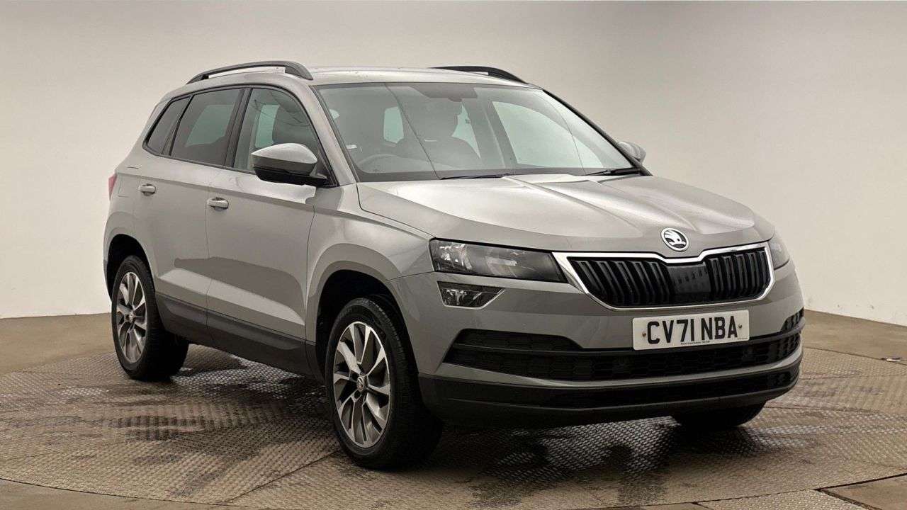 A 2021 SKODA KAROQ 1.0 TSI SE Drive SUV 5dr Petrol Manual Euro 6 (s/s) (110 ps) A 2021 SKODA KAROQ 1.0 TSI SE Drive SUV 5dr Petrol Manual Euro 6 (s/s) (110 ps)