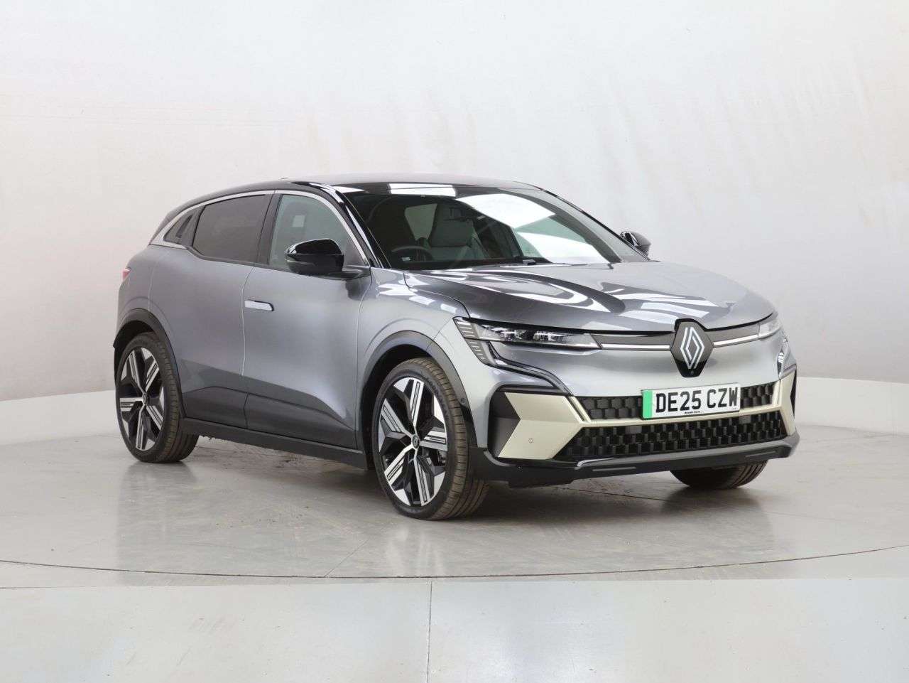 A 2025 RENAULT MEGANE E-TECH comfort range 60kWh iconic Hatchback 5dr Electric Auto (220 ps) A 2025 RENAULT MEGANE E-TECH comfort range 60kWh iconic Hatchback 5dr Electric Auto (220 ps)