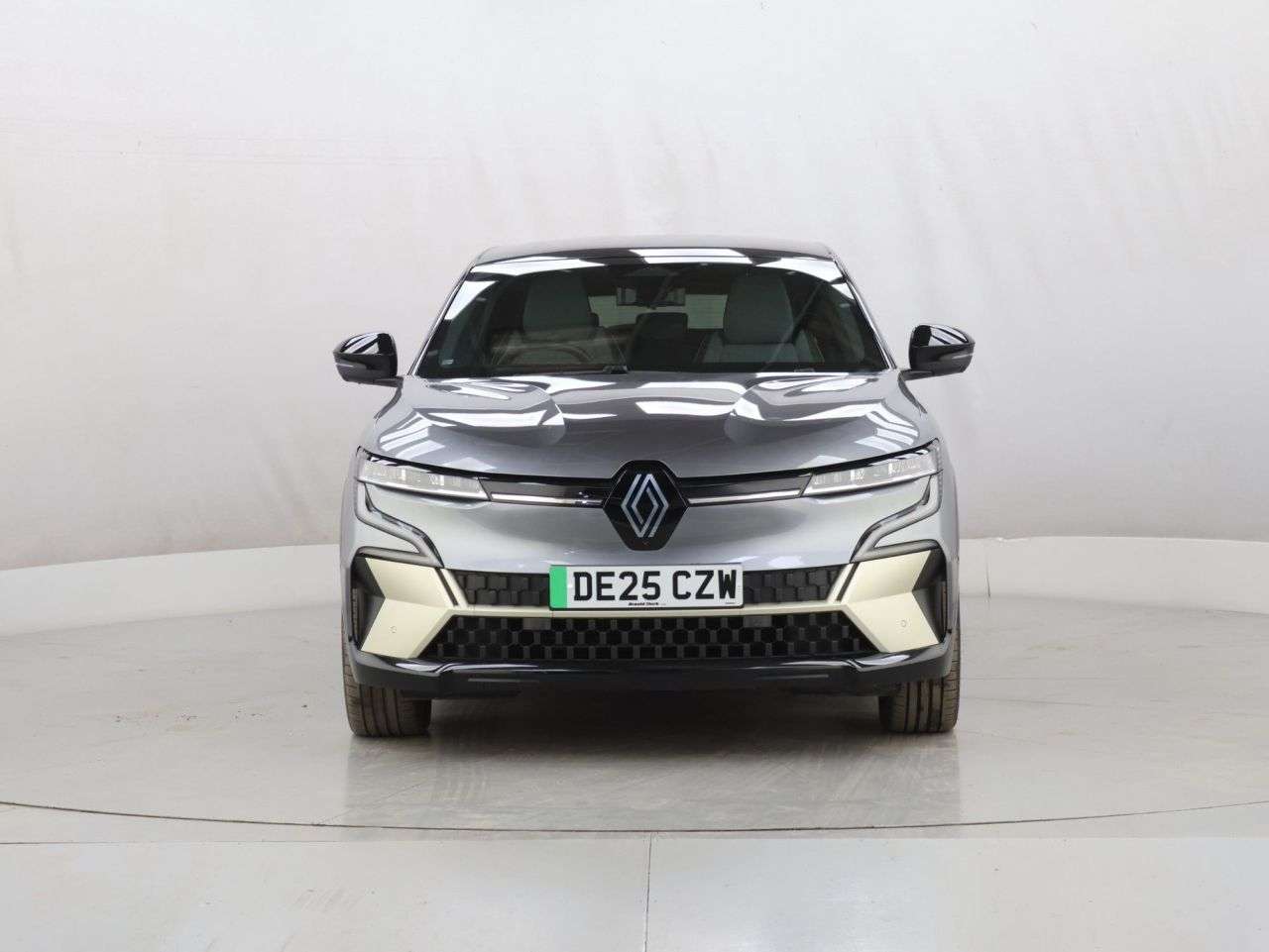 A 2025 RENAULT MEGANE E-TECH comfort range 60kWh iconic Hatchback 5dr Electric Auto (220 ps) A 2025 RENAULT MEGANE E-TECH comfort range 60kWh iconic Hatchback 5dr Electric Auto (220 ps)