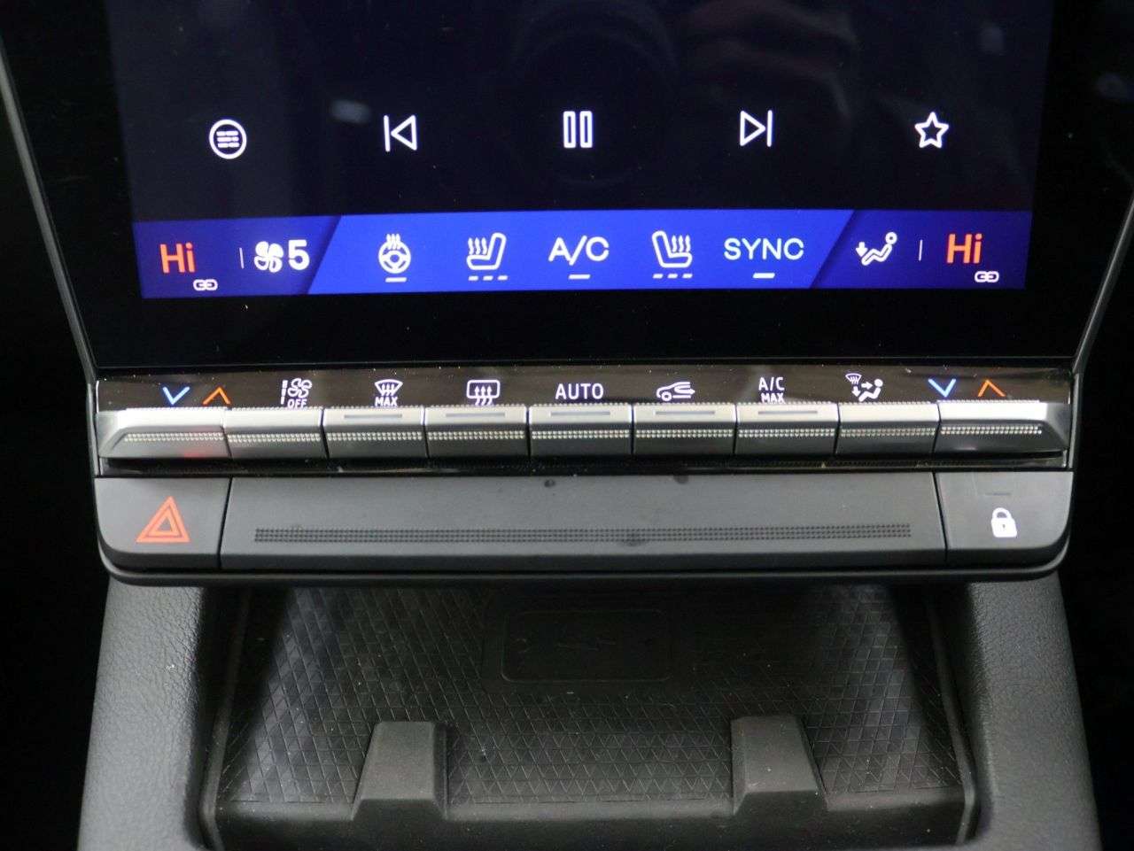 2025 RENAULT MEGANE E-TECH 2025 RENAULT MEGANE E-TECH