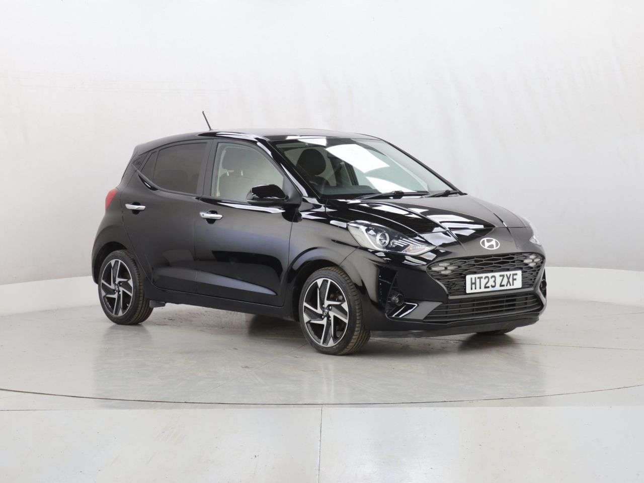 A 2023 HYUNDAI I10 1.0 Premium Hatchback 5dr Petrol Auto Euro 6 (s/s) (67 ps) A 2023 HYUNDAI I10 1.0 Premium Hatchback 5dr Petrol Auto Euro 6 (s/s) (67 ps)
