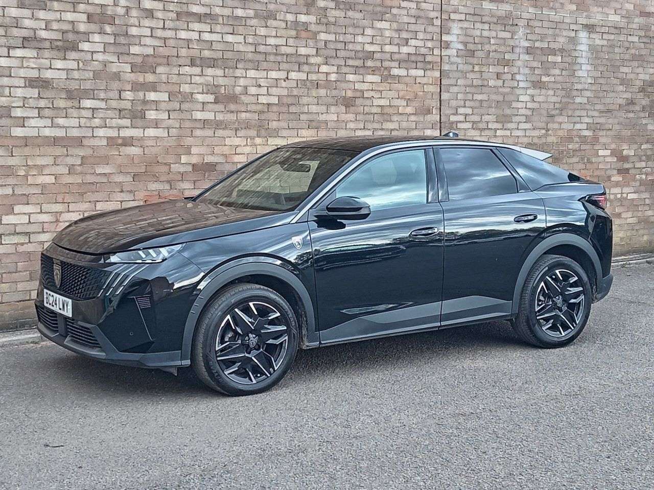A 2024 PEUGEOT 3008 1.2 GT SUV 5dr Petrol Hybrid e-DSC6 Euro 6 (s/s) (136 ps) A 2024 PEUGEOT 3008 1.2 GT SUV 5dr Petrol Hybrid e-DSC6 Euro 6 (s/s) (136 ps)