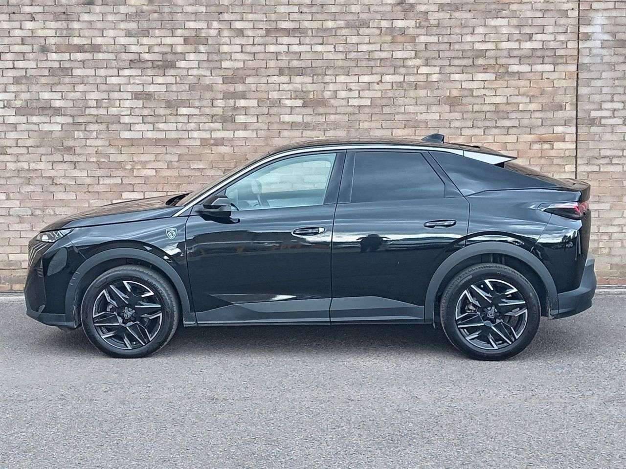 A 2024 PEUGEOT 3008 1.2 GT SUV 5dr Petrol Hybrid e-DSC6 Euro 6 (s/s) (136 ps) A 2024 PEUGEOT 3008 1.2 GT SUV 5dr Petrol Hybrid e-DSC6 Euro 6 (s/s) (136 ps)