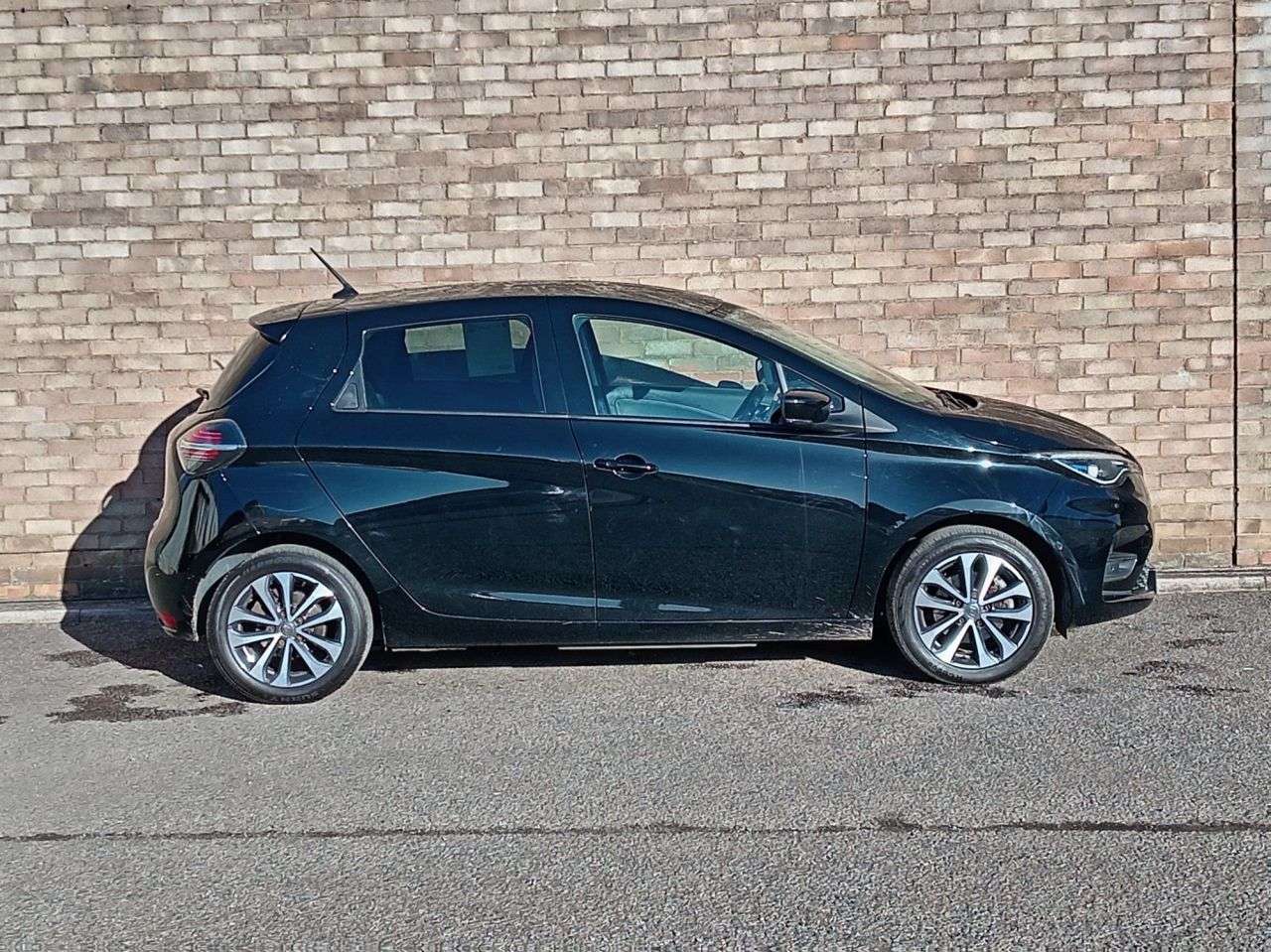 A 2022 RENAULT ZOE R135 EV50 52kWh GT Line + Hatchback 5dr Electric Auto (Rapid Charge) (134 b A 2022 RENAULT ZOE R135 EV50 52kWh GT Line + Hatchback 5dr Electric Auto (Rapid Charge) (134 b