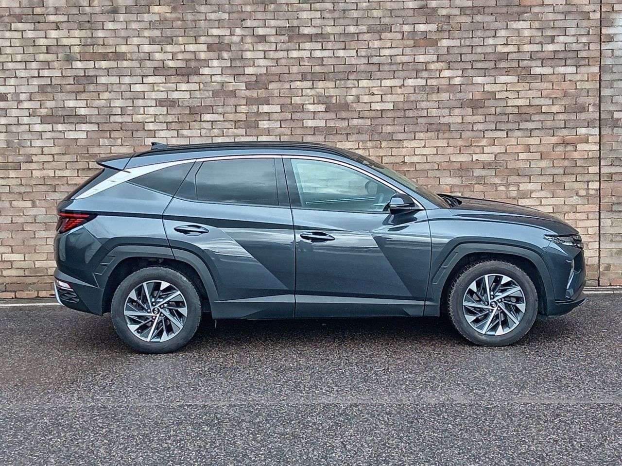 A 2023 HYUNDAI TUCSON 1.6 T-GDi Premium SUV 5dr Petrol Manual Euro 6 (s/s) (150 ps) A 2023 HYUNDAI TUCSON 1.6 T-GDi Premium SUV 5dr Petrol Manual Euro 6 (s/s) (150 ps)