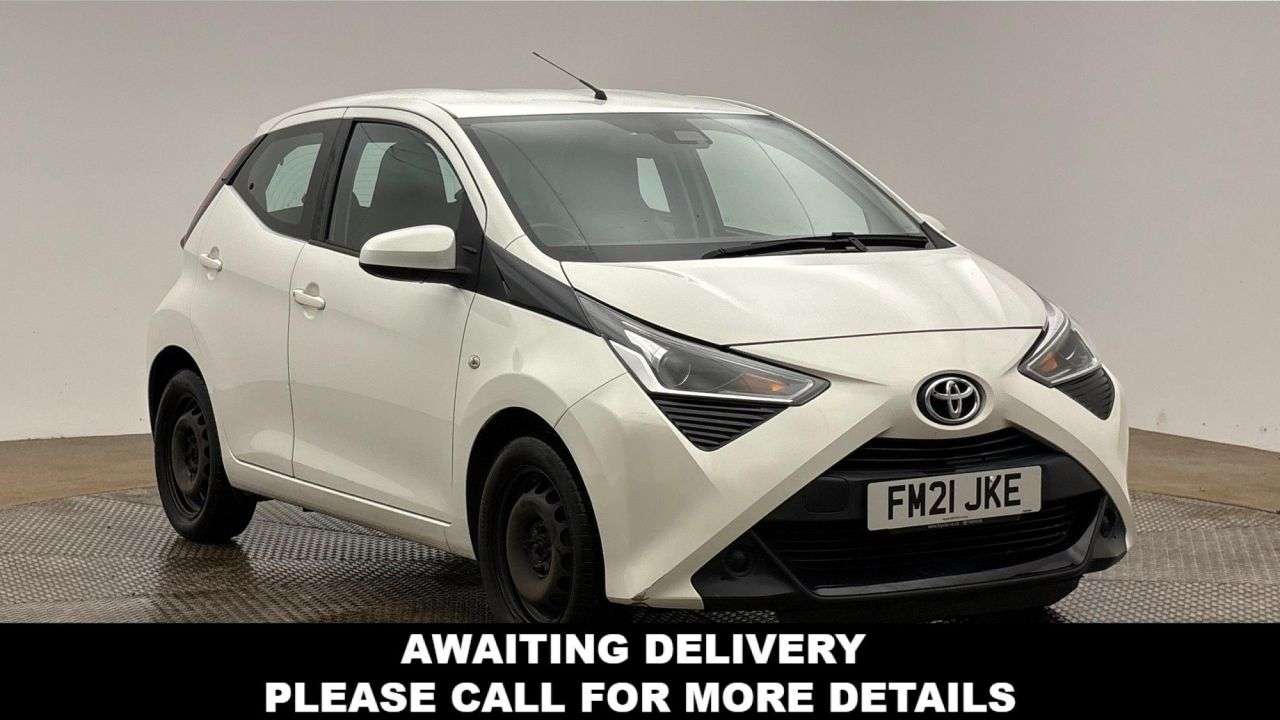 A 2021 TOYOTA AYGO 1.0 VVT-i x-play Hatchback 5dr Petrol Manual Euro 6 (s/s) (71 ps) A 2021 TOYOTA AYGO 1.0 VVT-i x-play Hatchback 5dr Petrol Manual Euro 6 (s/s) (71 ps)