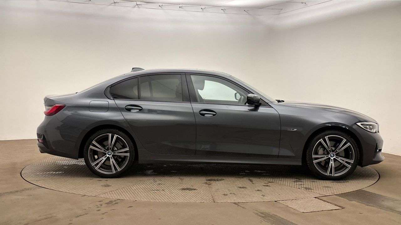 A 2022 BMW 3 SERIES 2.0 330e 12kWh Sport Pro Saloon 4dr Petrol Plug-in Hybrid Auto xDrive Euro A 2022 BMW 3 SERIES 2.0 330e 12kWh Sport Pro Saloon 4dr Petrol Plug-in Hybrid Auto xDrive Euro