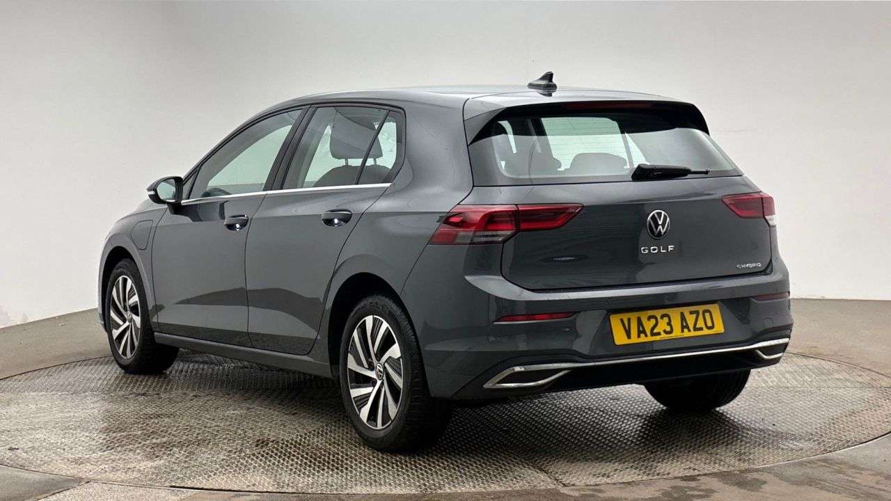 A 2023 VOLKSWAGEN GOLF 1.4 TSI 13kWh Style Hatchback 5dr Petrol Plug-in Hybrid DSG Euro 6 (s/s) (2 A 2023 VOLKSWAGEN GOLF 1.4 TSI 13kWh Style Hatchback 5dr Petrol Plug-in Hybrid DSG Euro 6 (s/s) (2