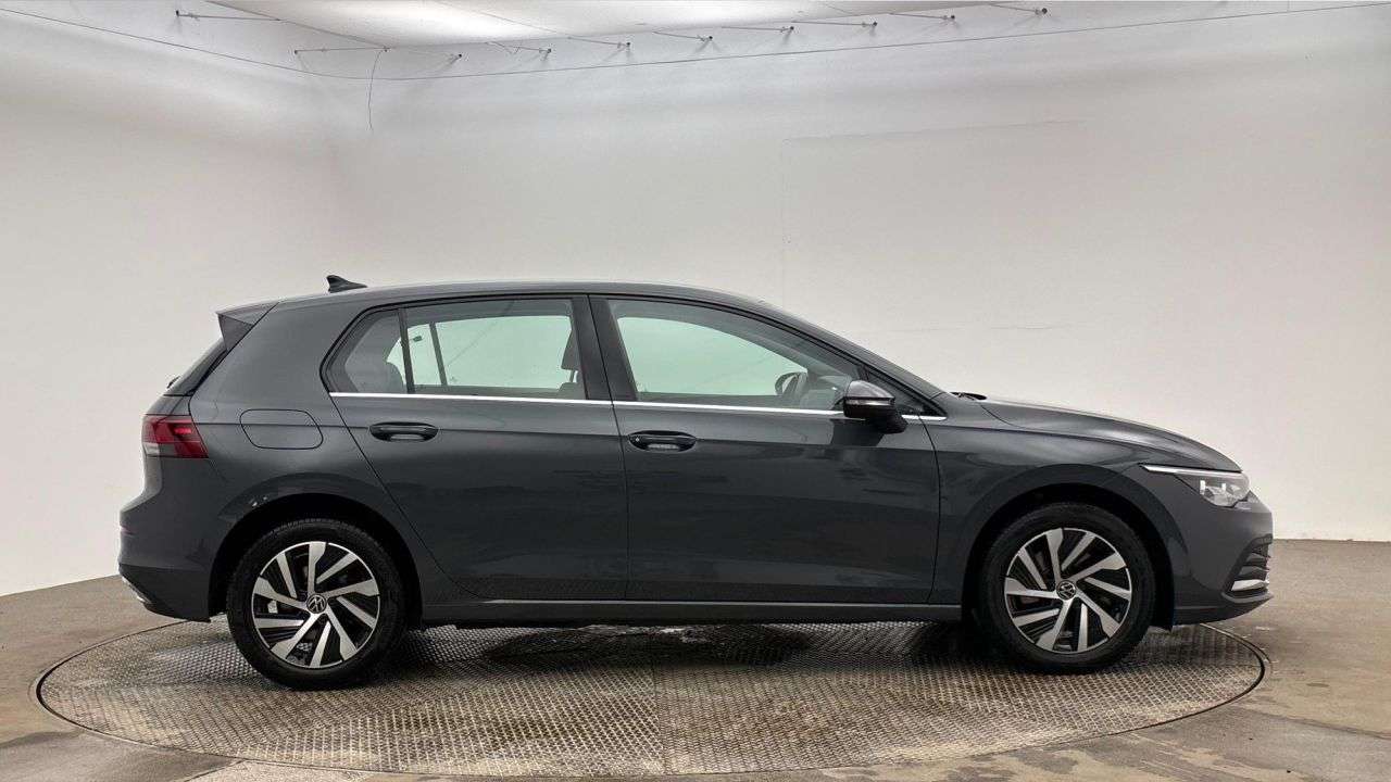 A 2023 VOLKSWAGEN GOLF 1.4 TSI 13kWh Style Hatchback 5dr Petrol Plug-in Hybrid DSG Euro 6 (s/s) (2 A 2023 VOLKSWAGEN GOLF 1.4 TSI 13kWh Style Hatchback 5dr Petrol Plug-in Hybrid DSG Euro 6 (s/s) (2