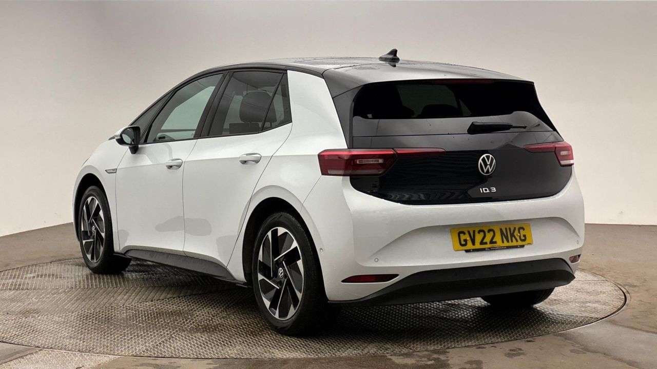 A 2022 VOLKSWAGEN ID3 Pro Performance 58kWh Family Hatchback 5dr Electric Auto (204 ps) A 2022 VOLKSWAGEN ID3 Pro Performance 58kWh Family Hatchback 5dr Electric Auto (204 ps)