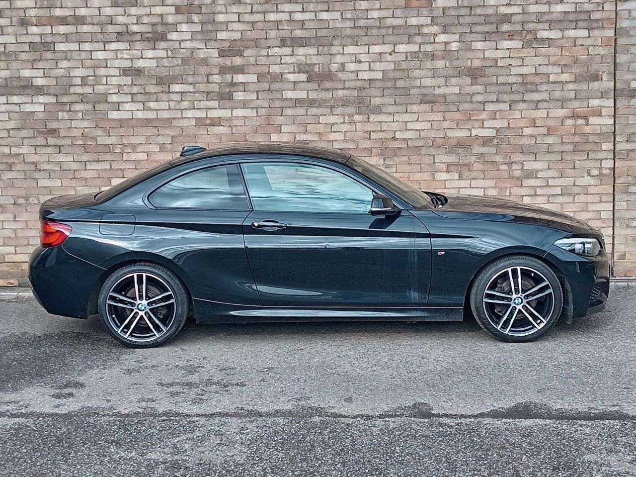 A 2020 BMW 2 SERIES 1.5 218i GPF M Sport Coupe 2dr Petrol Manual Euro 6 (s/s) (136 ps) A 2020 BMW 2 SERIES 1.5 218i GPF M Sport Coupe 2dr Petrol Manual Euro 6 (s/s) (136 ps)