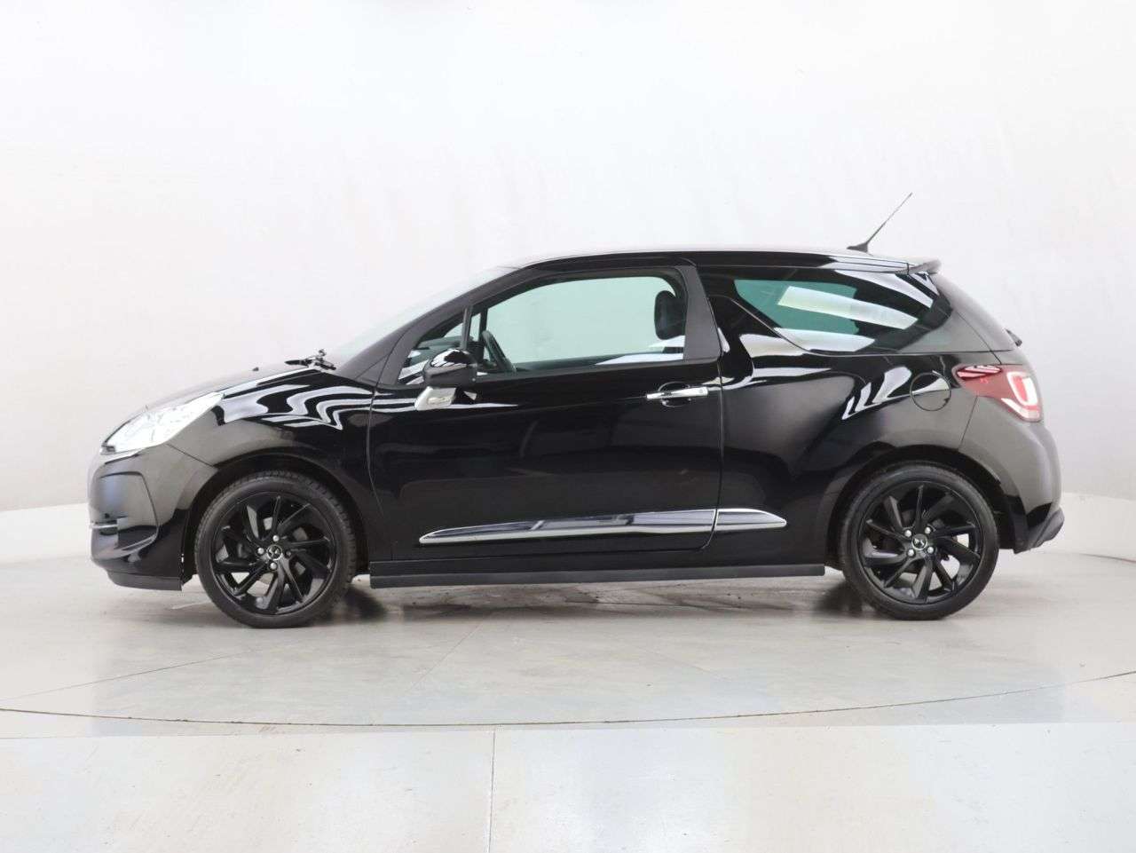 2019 DS AUTOMOBILES DS 3 2019 DS AUTOMOBILES DS 3