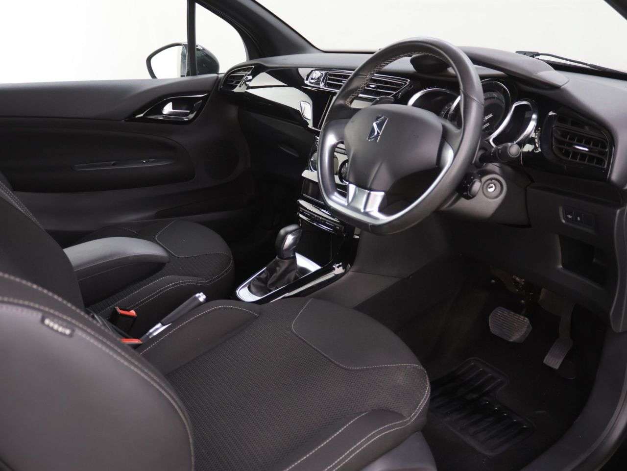 2019 DS AUTOMOBILES DS 3 2019 DS AUTOMOBILES DS 3