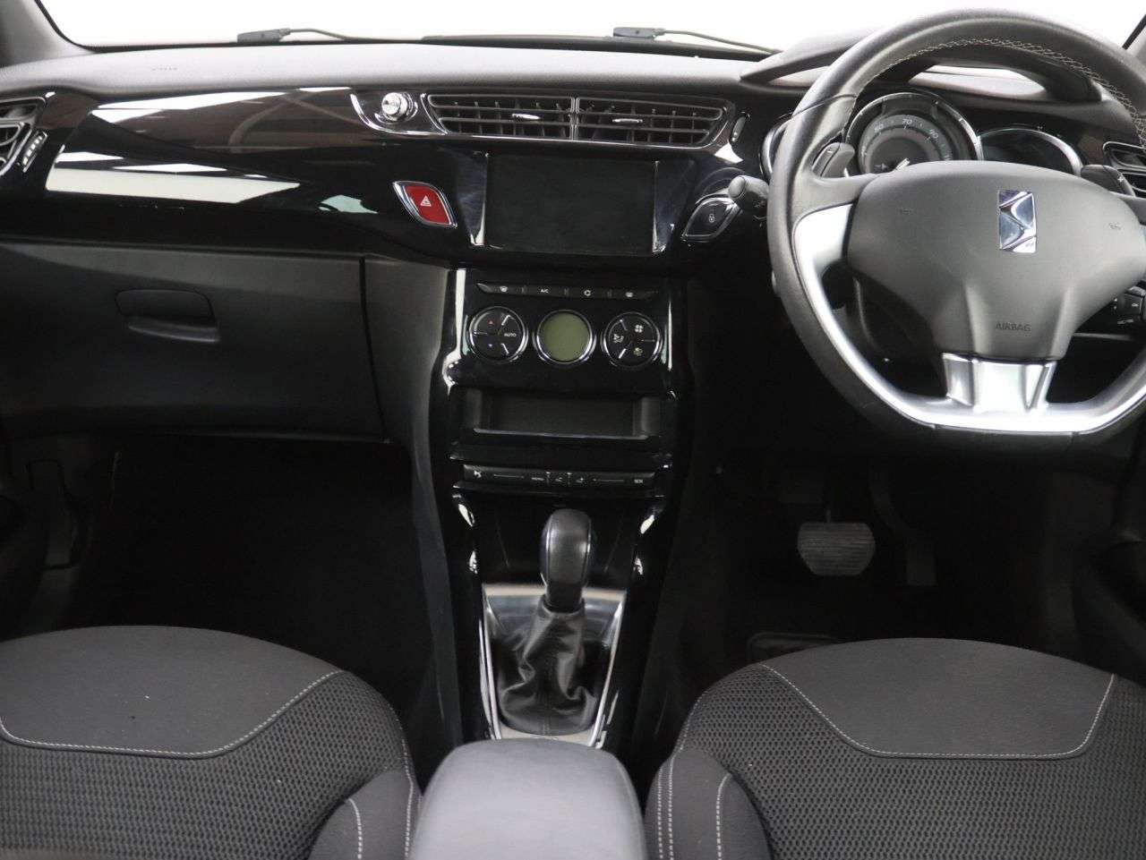 2019 DS AUTOMOBILES DS 3 2019 DS AUTOMOBILES DS 3