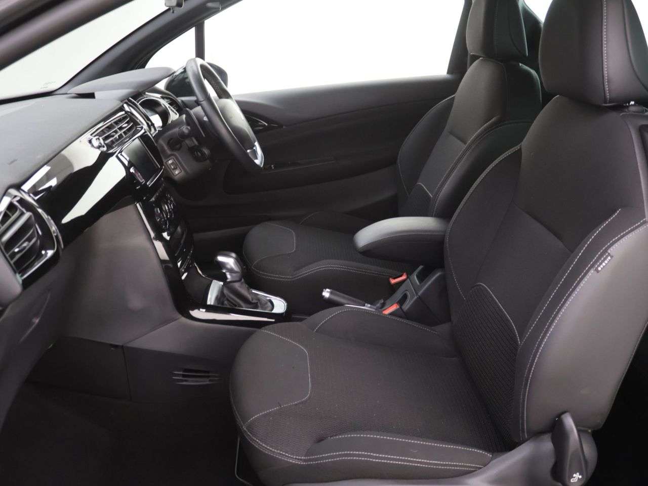 2019 DS AUTOMOBILES DS 3 2019 DS AUTOMOBILES DS 3