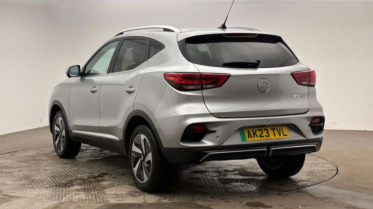 A 2023 MG MG ZS 72.6kWh Trophy Connect Long Range SUV 5dr Electric Auto (156 ps) A 2023 MG MG ZS 72.6kWh Trophy Connect Long Range SUV 5dr Electric Auto (156 ps)