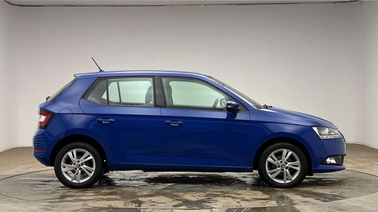 A 2021 SKODA FABIA 1.0 TSI SE Hatchback 5dr Petrol Manual Euro 6 (s/s) (95 ps) A 2021 SKODA FABIA 1.0 TSI SE Hatchback 5dr Petrol Manual Euro 6 (s/s) (95 ps)