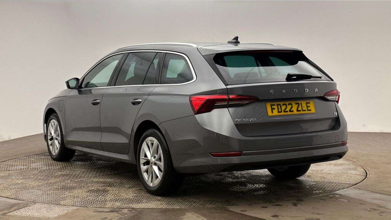 A 2022 SKODA OCTAVIA 1.4 TSI iV 13kWh SE L Estate 5dr Petrol Plug-in Hybrid DSG Euro 6 (s/s) (20 A 2022 SKODA OCTAVIA 1.4 TSI iV 13kWh SE L Estate 5dr Petrol Plug-in Hybrid DSG Euro 6 (s/s) (20