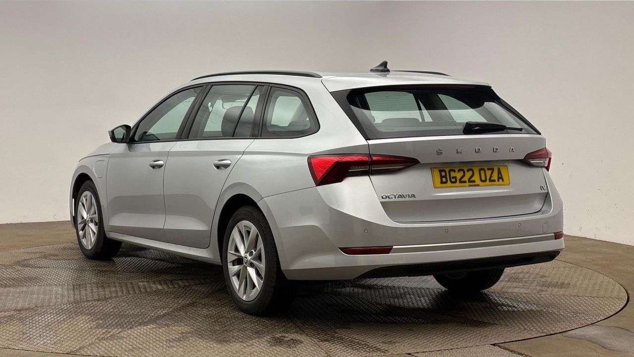 A 2022 SKODA OCTAVIA 1.4 TSI iV 13kWh SE Technology Estate 5dr Petrol Plug-in Hybrid DSG Euro 6 A 2022 SKODA OCTAVIA 1.4 TSI iV 13kWh SE Technology Estate 5dr Petrol Plug-in Hybrid DSG Euro 6