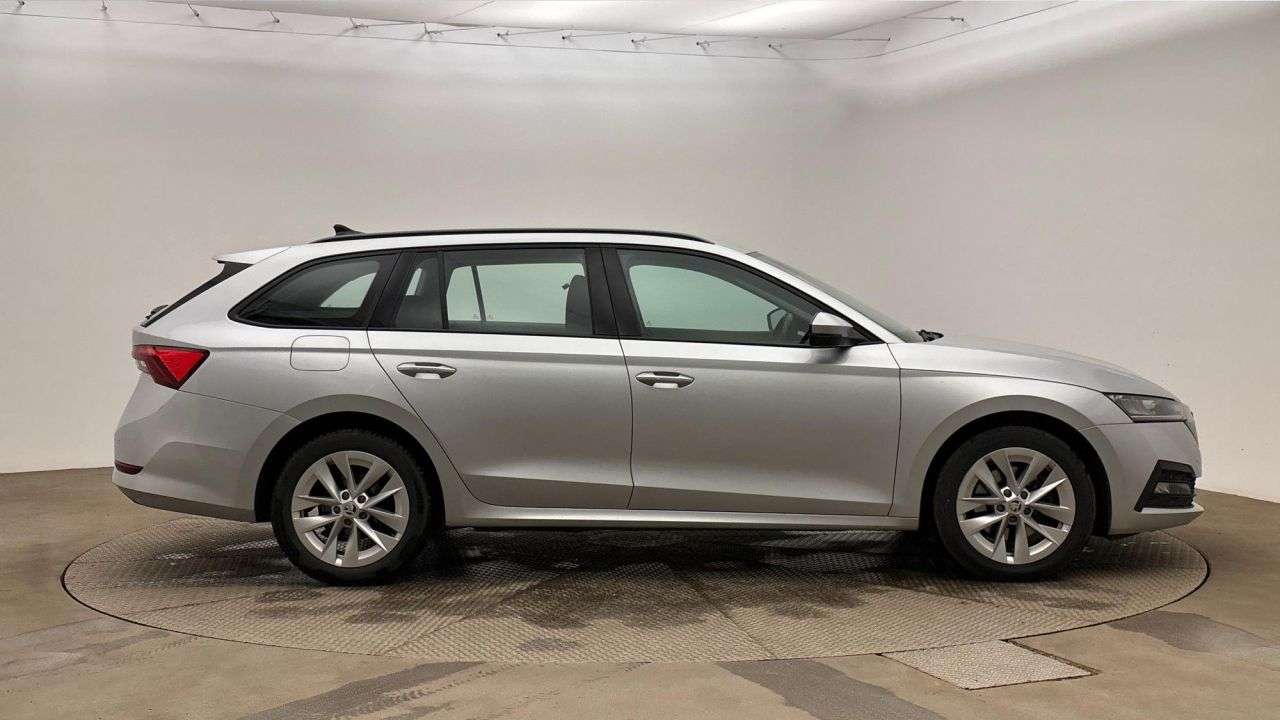 A 2022 SKODA OCTAVIA 1.4 TSI iV 13kWh SE Technology Estate 5dr Petrol Plug-in Hybrid DSG Euro 6 A 2022 SKODA OCTAVIA 1.4 TSI iV 13kWh SE Technology Estate 5dr Petrol Plug-in Hybrid DSG Euro 6