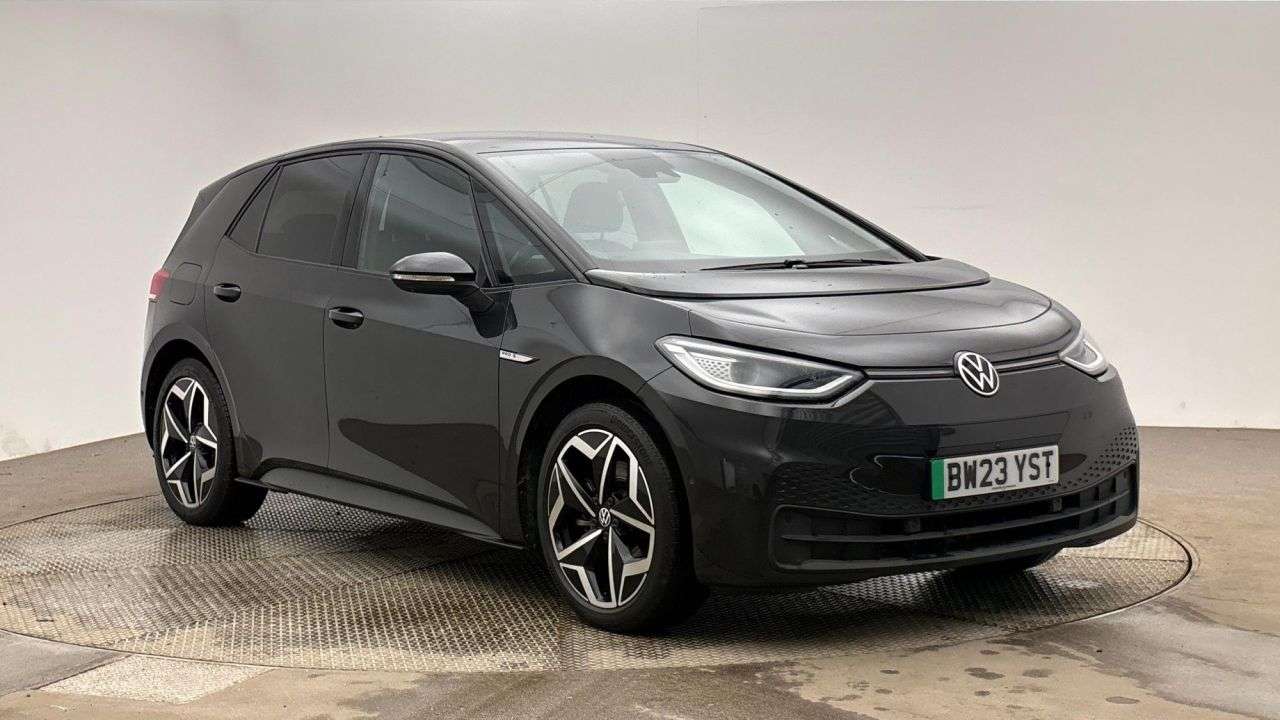 A 2023 VOLKSWAGEN ID3 Pro S 77kWh Tour Hatchback 5dr Electric Auto (4 Seat) (204 ps) A 2023 VOLKSWAGEN ID3 Pro S 77kWh Tour Hatchback 5dr Electric Auto (4 Seat) (204 ps)