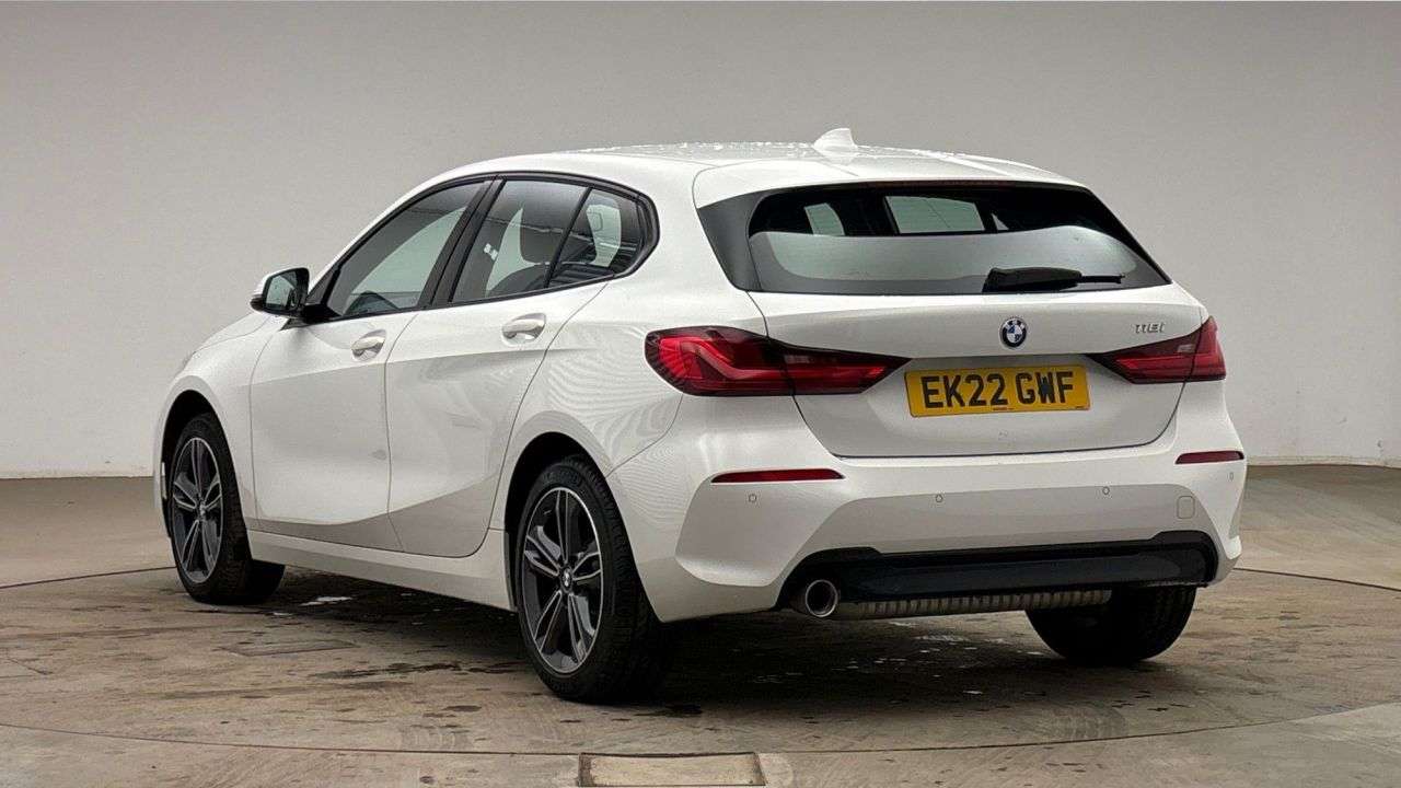 A 2022 BMW 1 SERIES 1.5 118i Sport (LCP) Hatchback 5dr Petrol Manual Euro 6 (s/s) (136 ps) A 2022 BMW 1 SERIES 1.5 118i Sport (LCP) Hatchback 5dr Petrol Manual Euro 6 (s/s) (136 ps)