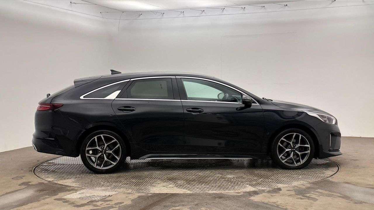 A 2021 KIA PROCEED 1.5 T-GDi GT-Line Shooting Brake 5dr Petrol Manual Euro 6 (s/s) (158 bhp) A 2021 KIA PROCEED 1.5 T-GDi GT-Line Shooting Brake 5dr Petrol Manual Euro 6 (s/s) (158 bhp)