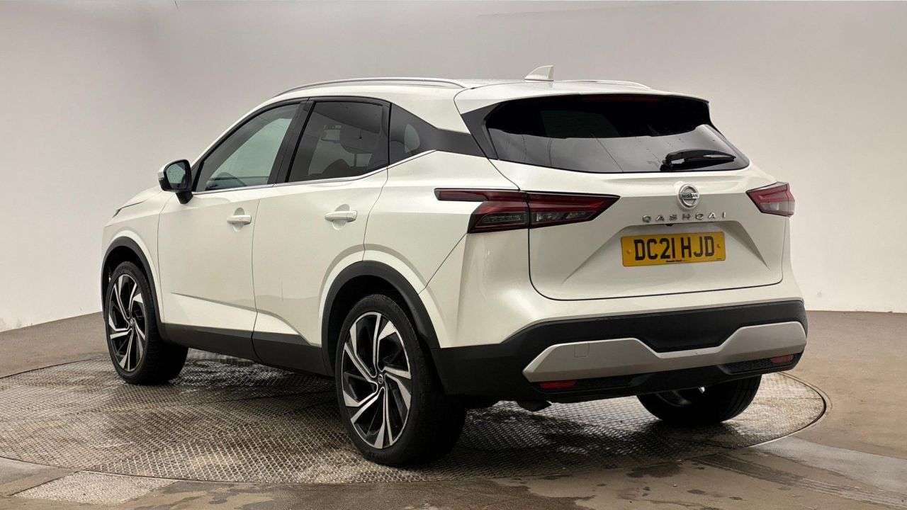 A 2021 NISSAN QASHQAI 1.3 DIG-T MHEV Tekna+ SUV 5dr Petrol Hybrid XTRON Euro 6 (s/s) (158 ps) A 2021 NISSAN QASHQAI 1.3 DIG-T MHEV Tekna+ SUV 5dr Petrol Hybrid XTRON Euro 6 (s/s) (158 ps)