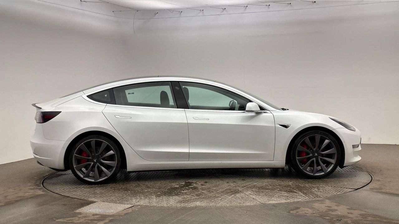 A 2020 TESLA MODEL 3 (Dual Motor) Performance Saloon 4dr Electric Auto 4WDE (Performance Upgrade A 2020 TESLA MODEL 3 (Dual Motor) Performance Saloon 4dr Electric Auto 4WDE (Performance Upgrade