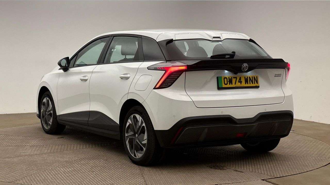 A 2025 MG MG 4 64kWh SE Long Range Hatchback 5dr Electric Auto (203 ps) A 2025 MG MG 4 64kWh SE Long Range Hatchback 5dr Electric Auto (203 ps)