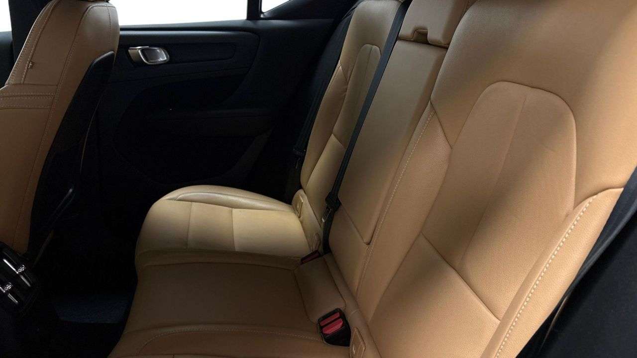 2020 VOLVO XC40 2020 VOLVO XC40