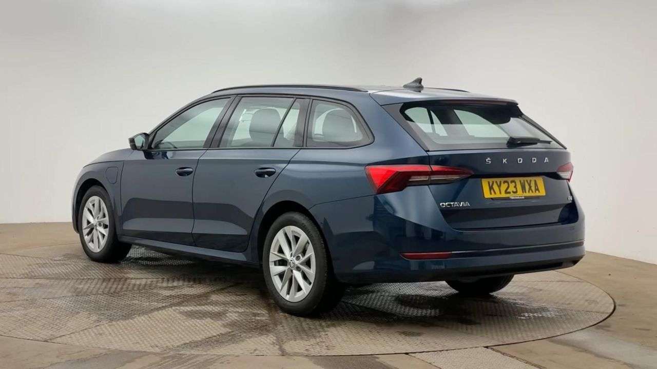 A 2023 SKODA OCTAVIA 1.4 TSI iV 13kWh SE Technology Estate 5dr Petrol Plug-in Hybrid DSG Euro 6 A 2023 SKODA OCTAVIA 1.4 TSI iV 13kWh SE Technology Estate 5dr Petrol Plug-in Hybrid DSG Euro 6