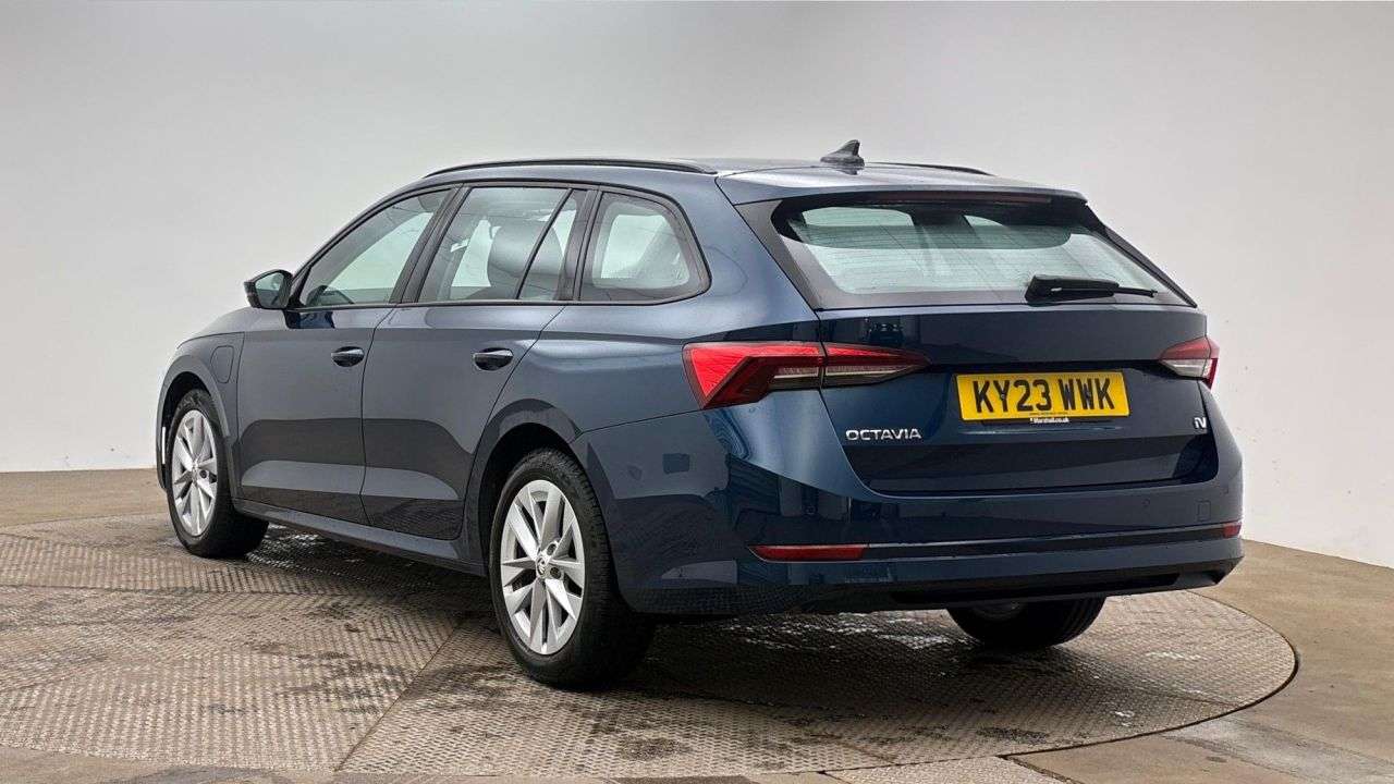 A 2023 SKODA OCTAVIA 1.4 TSI iV 13kWh SE Technology Estate 5dr Petrol Plug-in Hybrid DSG Euro 6 A 2023 SKODA OCTAVIA 1.4 TSI iV 13kWh SE Technology Estate 5dr Petrol Plug-in Hybrid DSG Euro 6