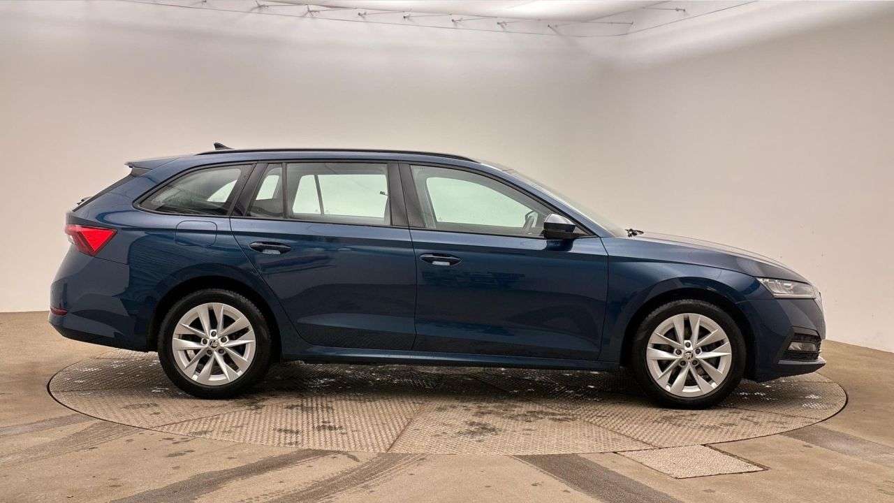 A 2023 SKODA OCTAVIA 1.4 TSI iV 13kWh SE Technology Estate 5dr Petrol Plug-in Hybrid DSG Euro 6 A 2023 SKODA OCTAVIA 1.4 TSI iV 13kWh SE Technology Estate 5dr Petrol Plug-in Hybrid DSG Euro 6