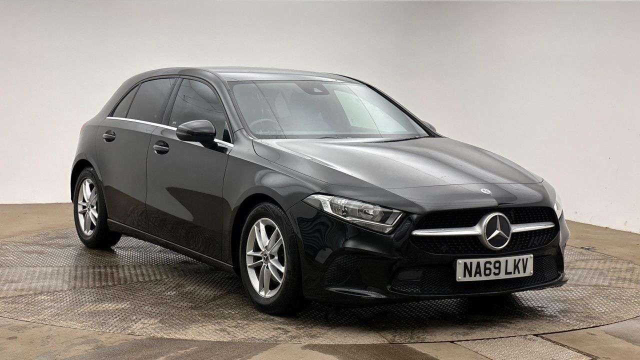 A 2019 MERCEDES-BENZ A CLASS 1.3 A180 SE Hatchback 5dr Petrol Manual Euro 6 (s/s) (136 ps) A 2019 MERCEDES-BENZ A CLASS 1.3 A180 SE Hatchback 5dr Petrol Manual Euro 6 (s/s) (136 ps)