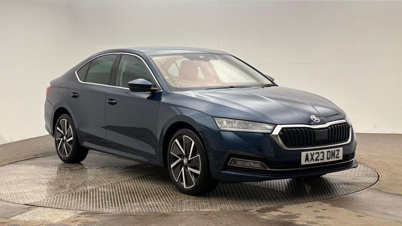 A 2023 SKODA OCTAVIA 1.4 TSI iV 13kWh SE L Hatchback 5dr Petrol Plug-in Hybrid DSG Euro 6 (s/s) A 2023 SKODA OCTAVIA 1.4 TSI iV 13kWh SE L Hatchback 5dr Petrol Plug-in Hybrid DSG Euro 6 (s/s)