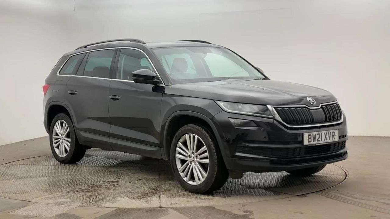 A 2021 SKODA KODIAQ 2.0 TSI SE L SUV 5dr Petrol DSG 4WD Euro 6 (s/s) (7 Seat) (190 ps) A 2021 SKODA KODIAQ 2.0 TSI SE L SUV 5dr Petrol DSG 4WD Euro 6 (s/s) (7 Seat) (190 ps)