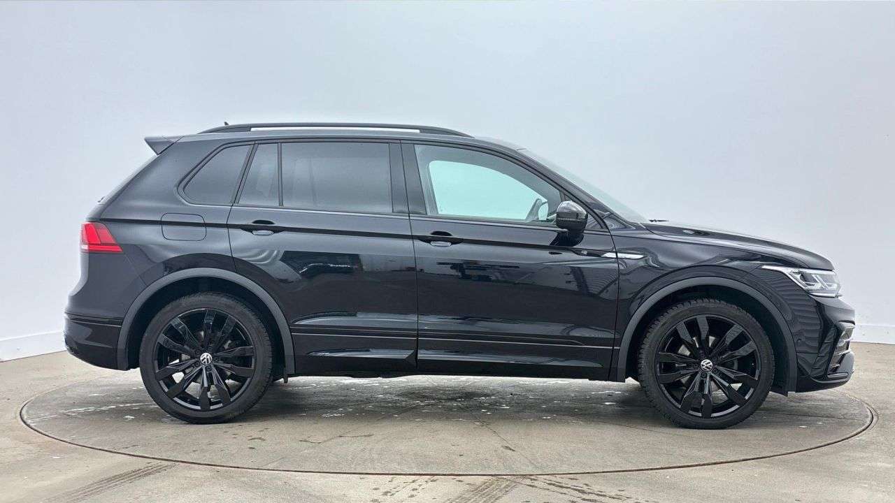 A 2024 VOLKSWAGEN TIGUAN 1.5 TSI Black Edition SUV 5dr Petrol DSG Euro 6 (s/s) (150 ps) A 2024 VOLKSWAGEN TIGUAN 1.5 TSI Black Edition SUV 5dr Petrol DSG Euro 6 (s/s) (150 ps)