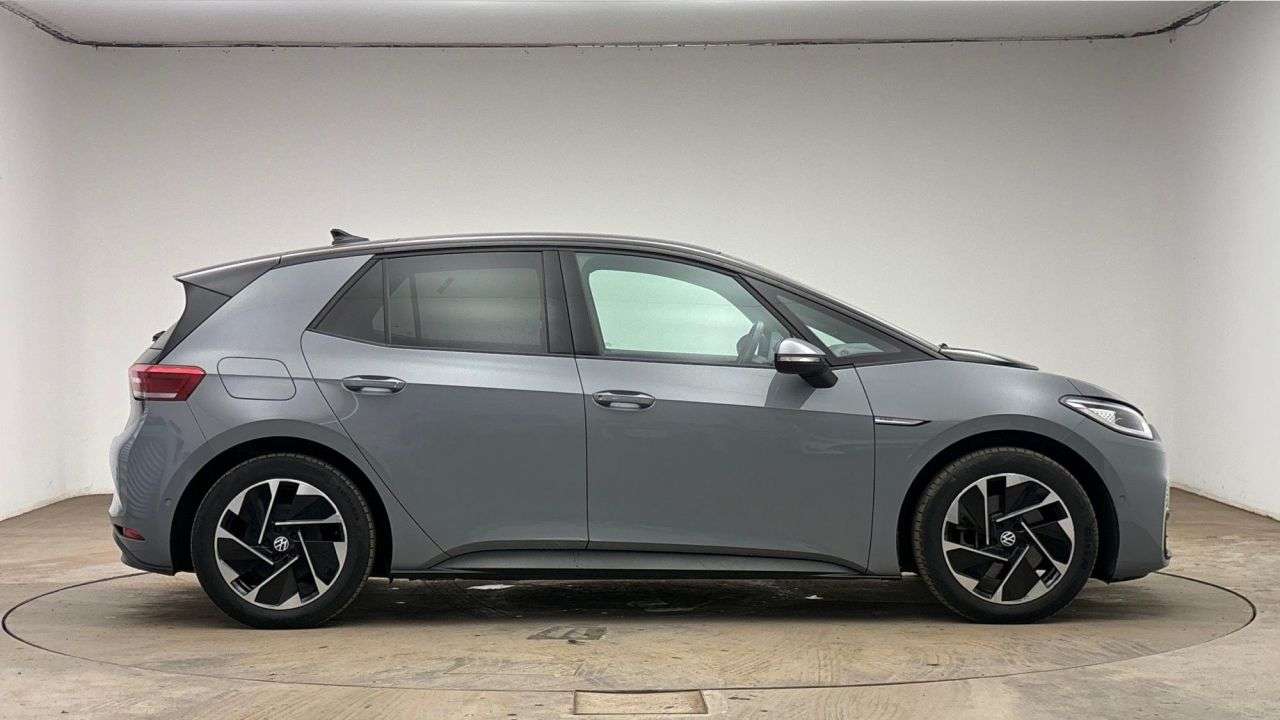 A 2023 VOLKSWAGEN ID3 Pro 58kWh Family Hatchback 5dr Electric Auto (145 ps) A 2023 VOLKSWAGEN ID3 Pro 58kWh Family Hatchback 5dr Electric Auto (145 ps)