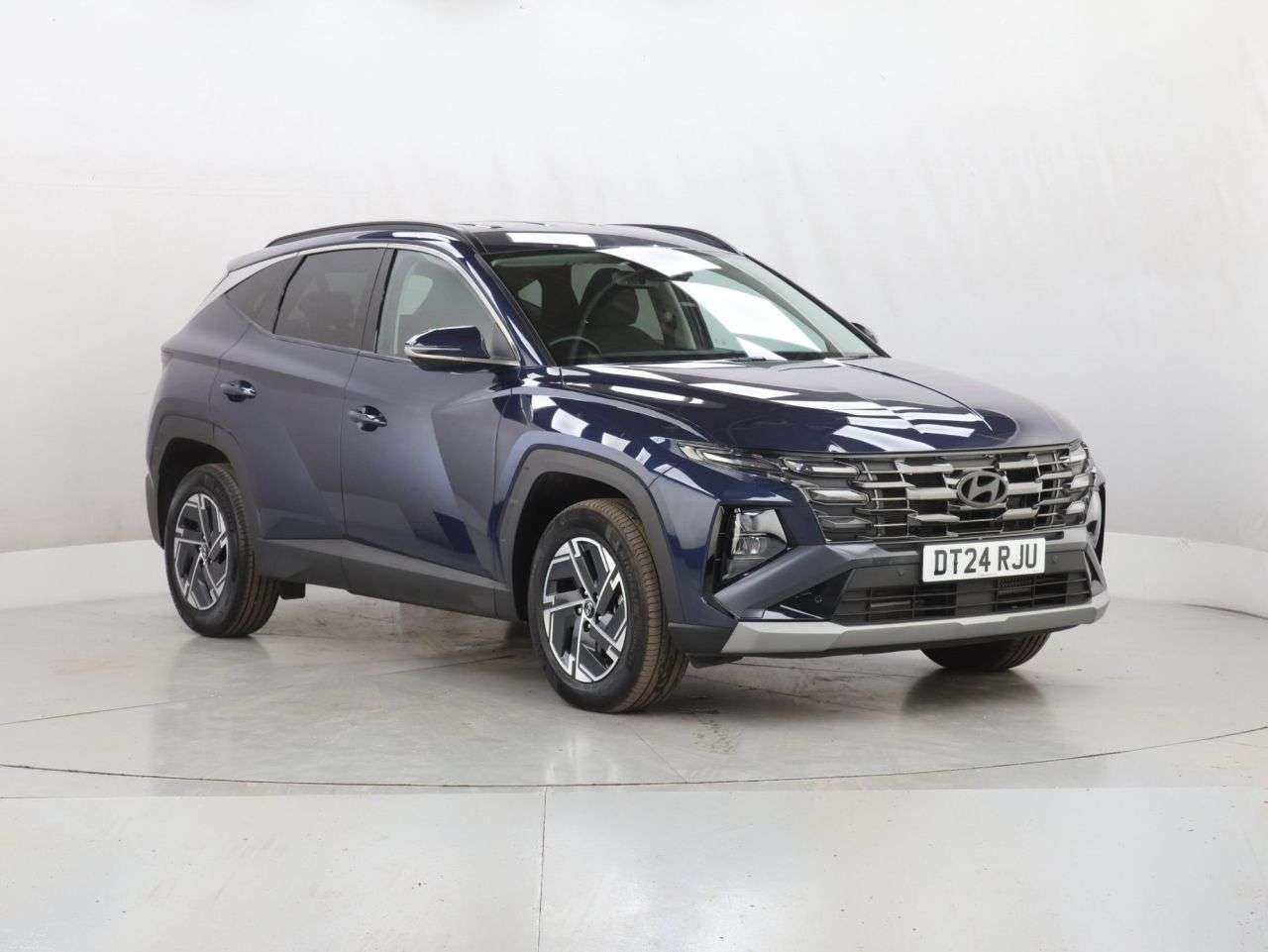 A 2024 HYUNDAI TUCSON 1.6 T-GDi Advance SUV 5dr Petrol Hybrid Auto Euro 6 (s/s) (215 ps) A 2024 HYUNDAI TUCSON 1.6 T-GDi Advance SUV 5dr Petrol Hybrid Auto Euro 6 (s/s) (215 ps)
