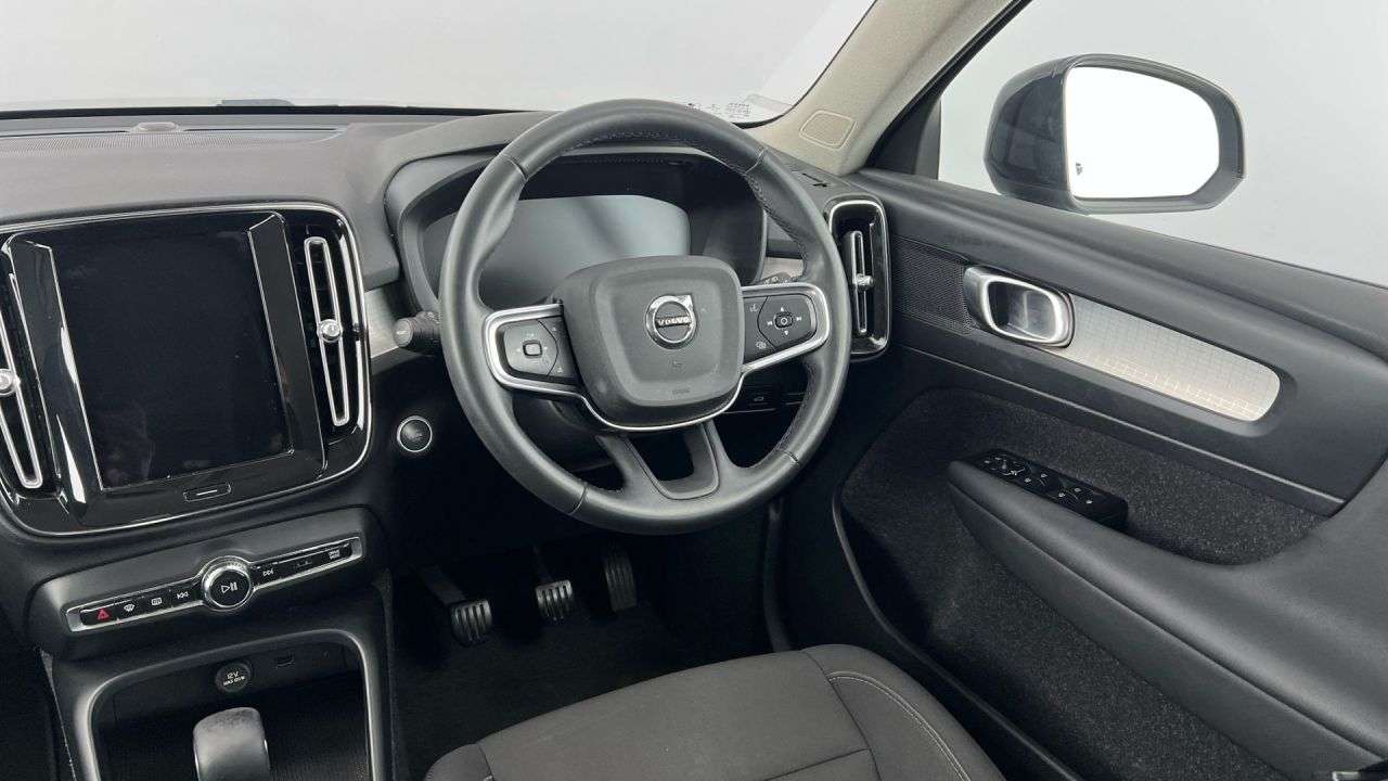 2021 VOLVO XC40 2021 VOLVO XC40