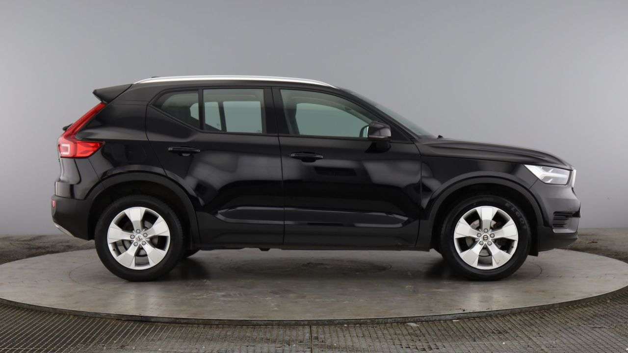 A 2021 VOLVO XC40 1.5 T3 Momentum SUV 5dr Petrol Manual Euro 6 (s/s) (163 ps) A 2021 VOLVO XC40 1.5 T3 Momentum SUV 5dr Petrol Manual Euro 6 (s/s) (163 ps)