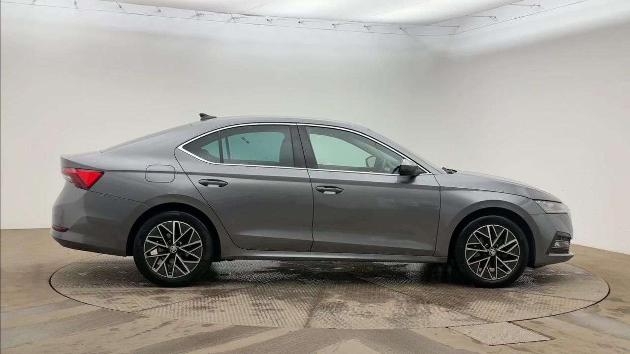 A 2023 SKODA OCTAVIA 1.5 TSI e-TEC MHEV SE L Hatchback 5dr Petrol Hybrid DSG Euro 6 (s/s) (150 p A 2023 SKODA OCTAVIA 1.5 TSI e-TEC MHEV SE L Hatchback 5dr Petrol Hybrid DSG Euro 6 (s/s) (150 p